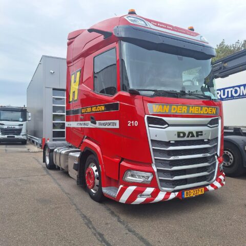 Afgeleverde truck DAF XF 480 FT Low Deck voor JH van der Heijden